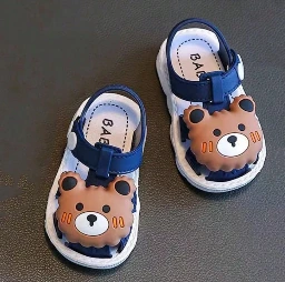 Sandalias de dedo cerrado para niños pequeños