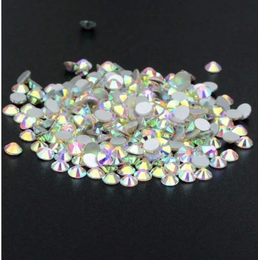 Sobre con 1440 Piezas de Piedras para Decoración de Uñas.