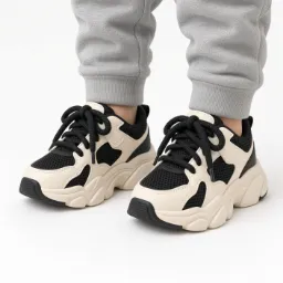 Zapatillas Infantiles Chunky Beige Negro Cordones Uso Diario Niño