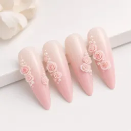 30 piezas de rosas talladas y perlas para decoración de uñas.